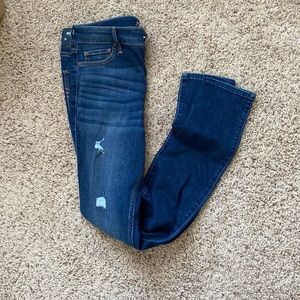 Hollister jeans 7R. Length 30 width 28